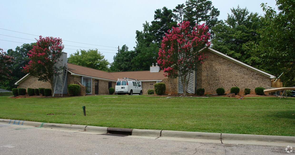 Primary Photo - 6701 Magnolia Ct