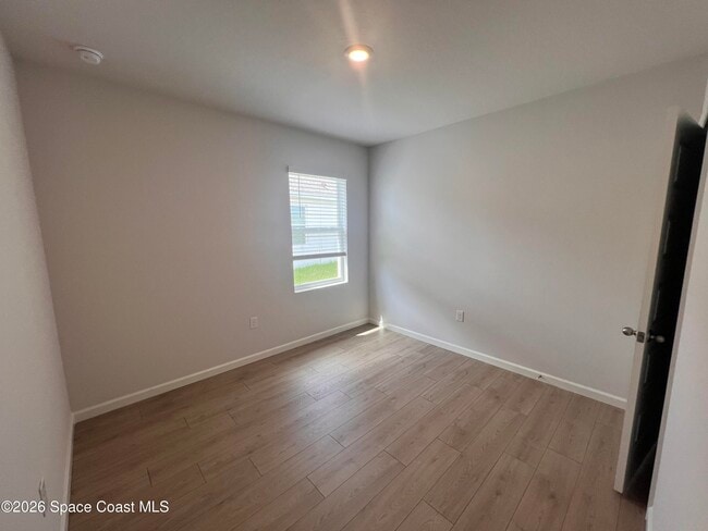 Building Photo - 1493 Garabaldi Cir SE