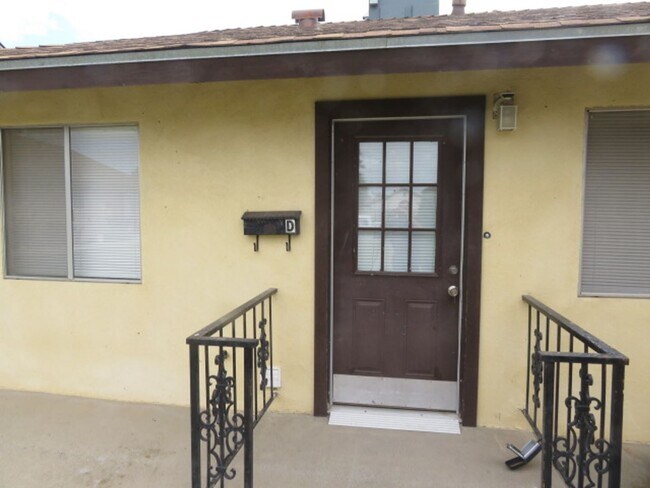 Foto del edificio - 2 Bedroom/1 Bath Apartment in Northern Oil...