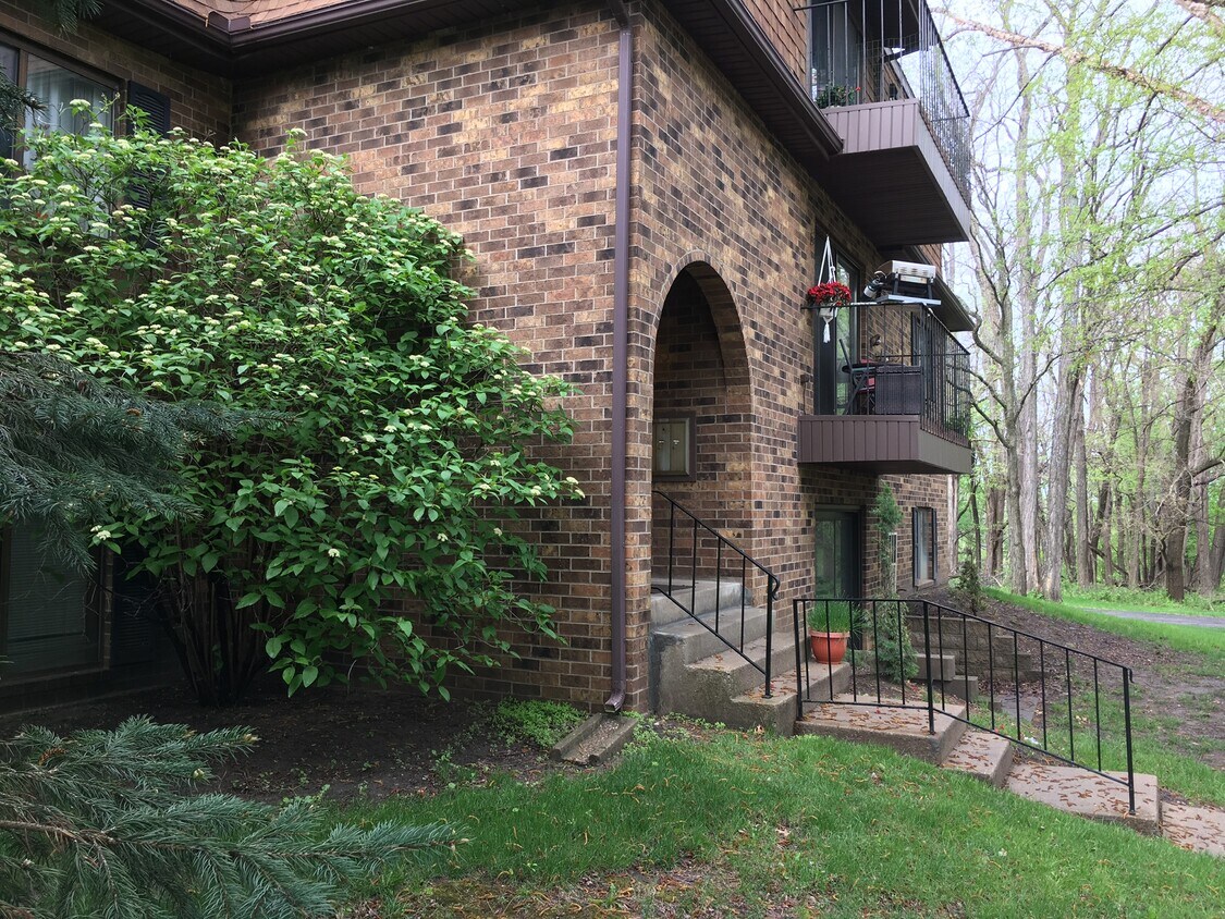 Primary Photo - 1015 Woodland Heights Ct SE