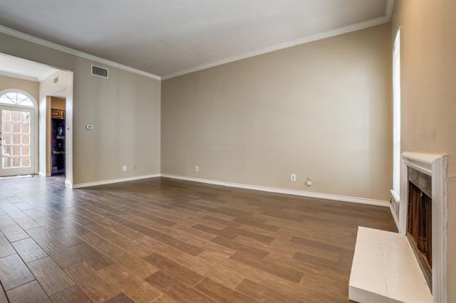 Foto del edificio - 4325 Bowser Ave