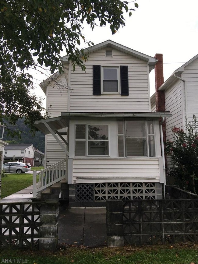 Building Photo - 118 W South St