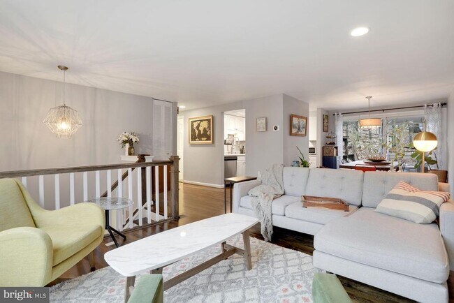 Foto del edificio - 2330 Old Trail Dr