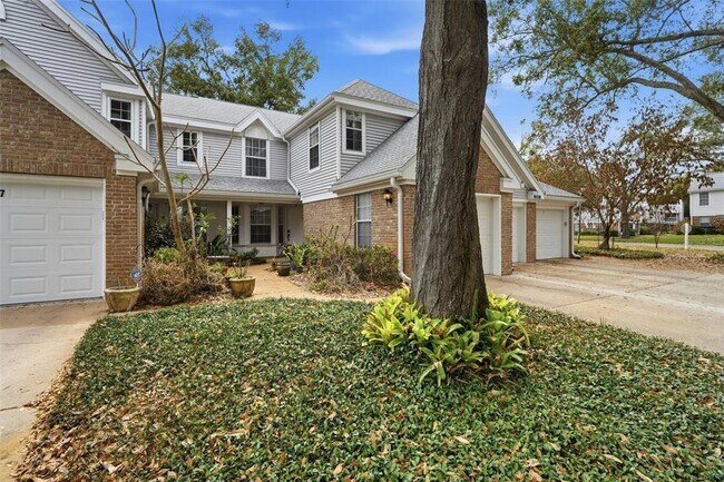 Foto del edificio - 2201 Coach House Blvd