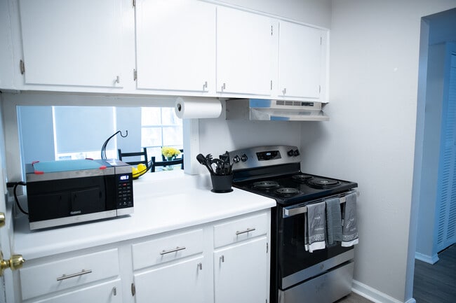Brand New Stainless Steel Appliances - 2020 Continental Ave