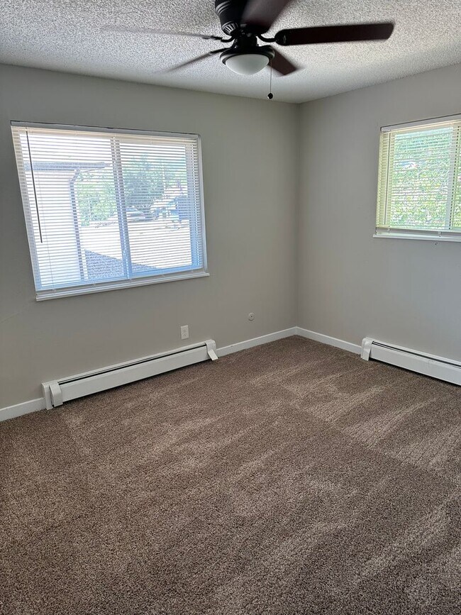 Building Photo - $500 Off Your 1st Month!!