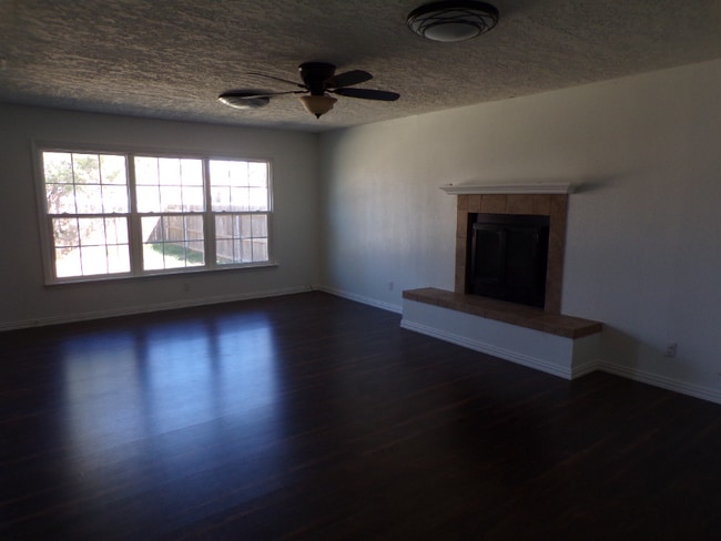 Building Photo - 2511 Gidding St