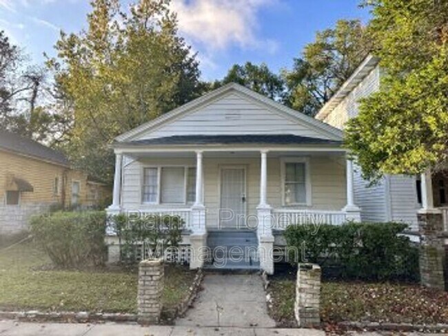 Building Photo - 625 W 38th St