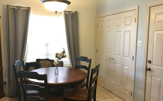 Foto del edificio - 2302 Desiree St