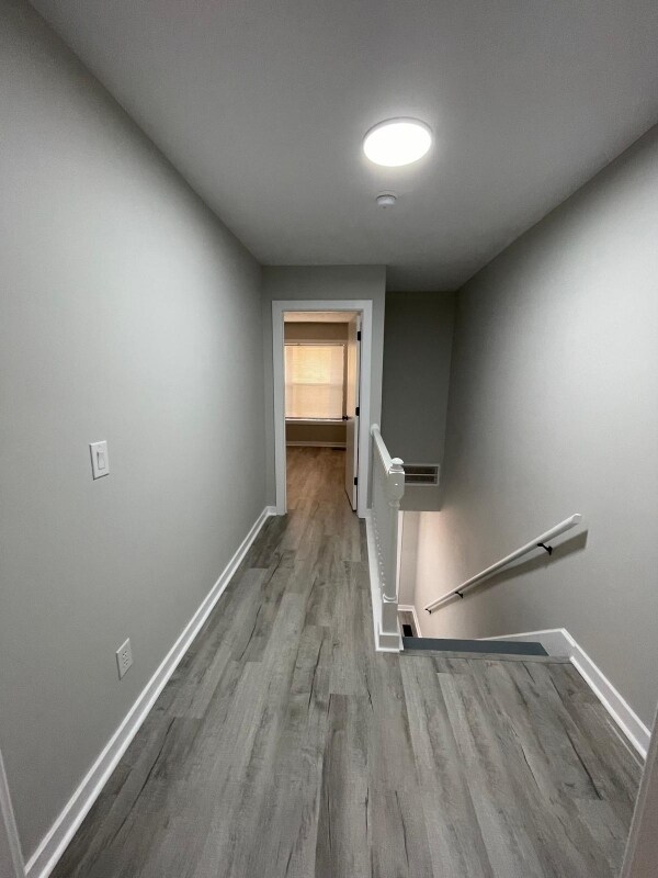 Foto del edificio - 1248 N Forest Dr