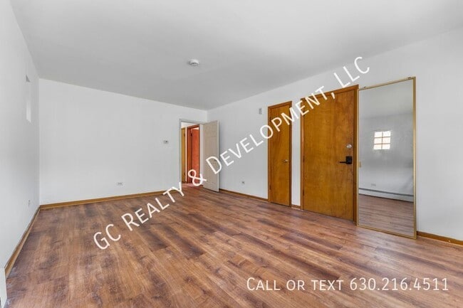 Foto del edificio - 2517 N Laramie Ave