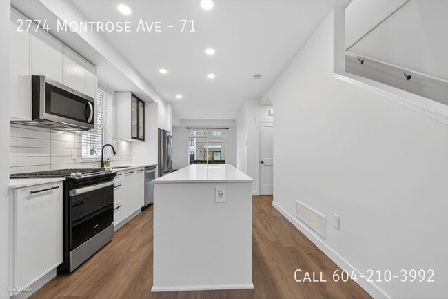 Building Photo - Townhouse in Railway District