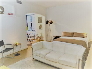 Primary Photo - 2515 K St NW