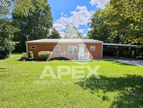 Building Photo - 1707 Scott Dr