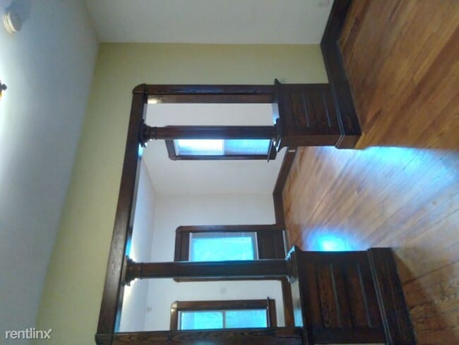 Building Photo - 2 br, 1 bath Townhome - 2310 E. 12th Street