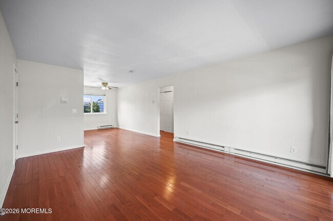 Foto del edificio - 330 Shore Dr