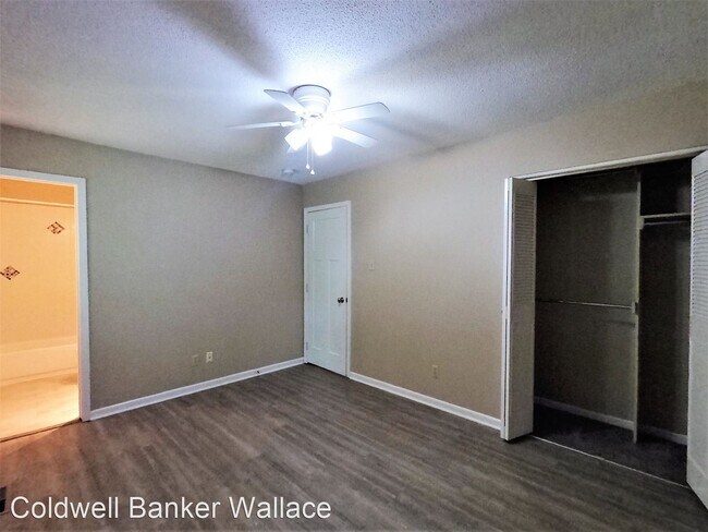 Building Photo - 3 br, 2.5 bath House - 6101 Janmer Lane