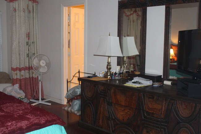 Foto del edificio - 4522 Oak Shores Dr