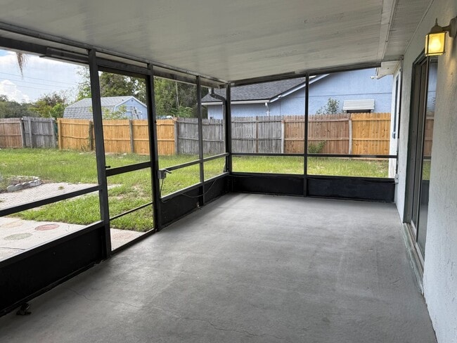 Foto del edificio - 4712 Dandelion Dr