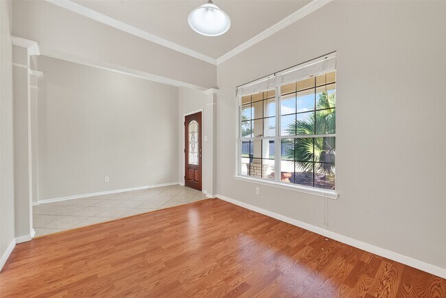 Foto del edificio - 5623 Brookhollow Oaks Trail