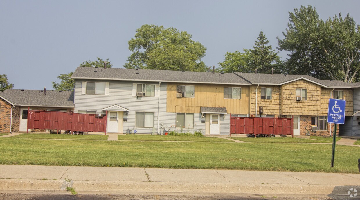 Building Photo - Manchester Knolls Cooperative