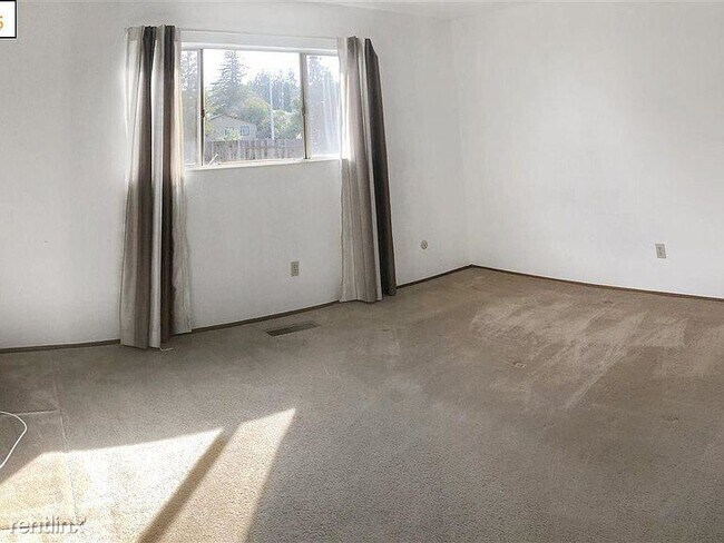 Foto del edificio - 3 br, 2 bath House - 2001 Reseda Way