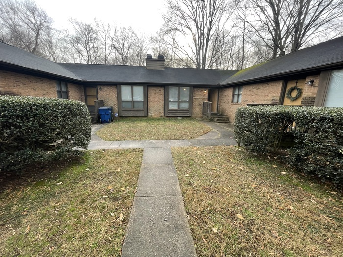 Primary Photo - 2 Bedroom 2 Bathroom washer dryer hook-ups...