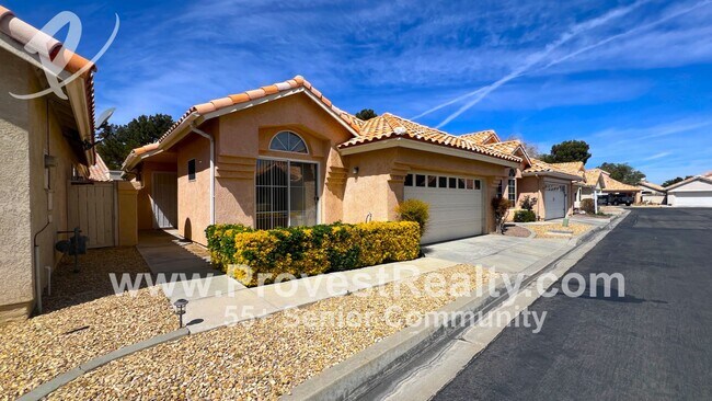 Foto del edificio - Jess Ranch 55+ 2 Bed/ 2 Bath Home in Apple...