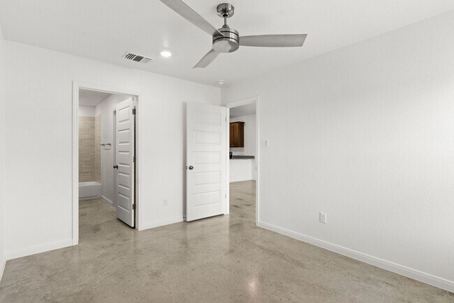 Building Photo - 906 Wax Myrtle Ct