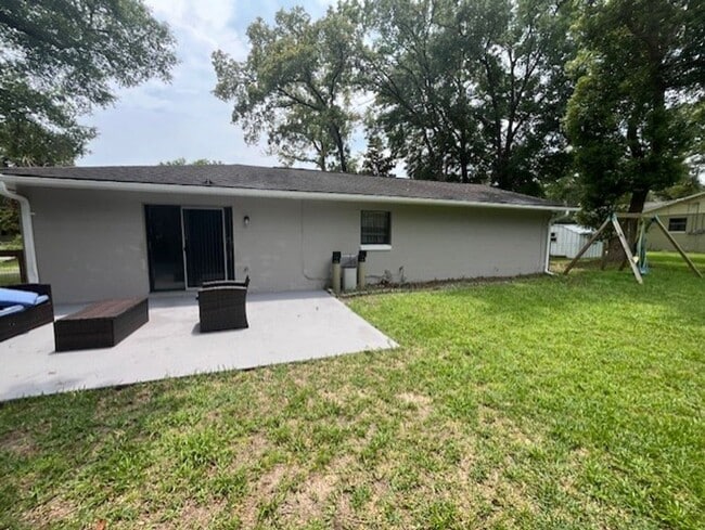 Building Photo - 3/2 single-family home in NE Ocala