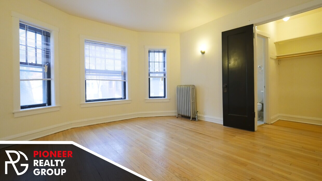 Foto principal - 2122 W Ainslie St