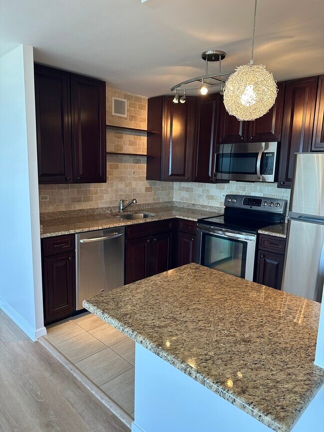 Foto del edificio - 2626 N Lakeview Ave