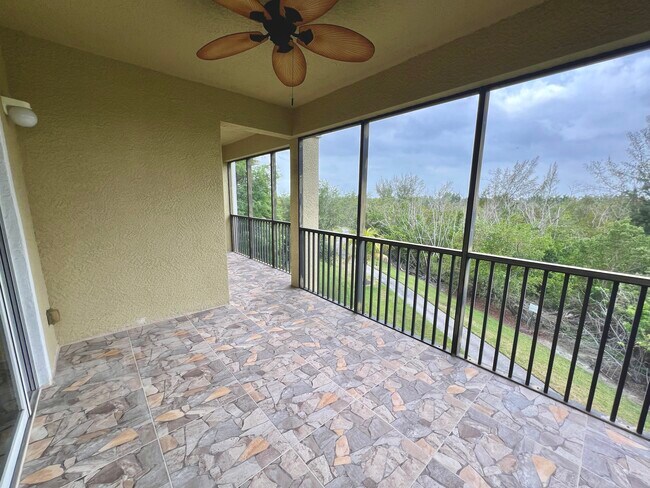 Foto del edificio - 10060 Lake Cove Dr