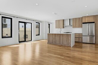 Building Photo - 6 Devine Wy
