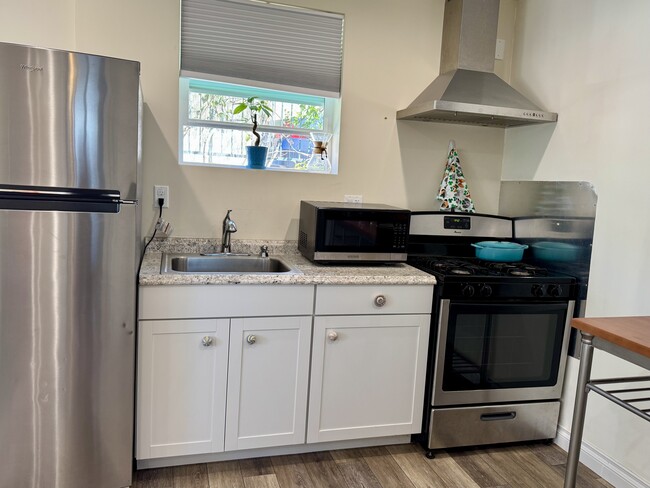 Building Photo - 7424 W 90th St