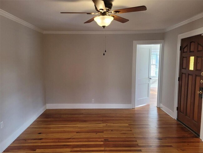 Foto del edificio - 925 W Cottage St