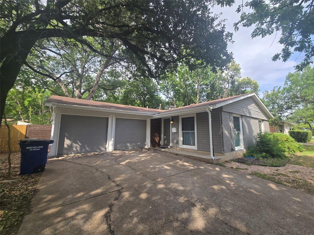 Primary Photo - 1608 Sweetbriar Ave