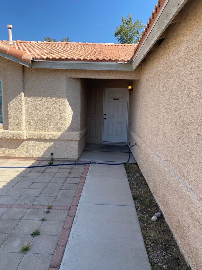 Foto del edificio - AMERICANA Property Mgmt - 1 story, 4 Beds ...
