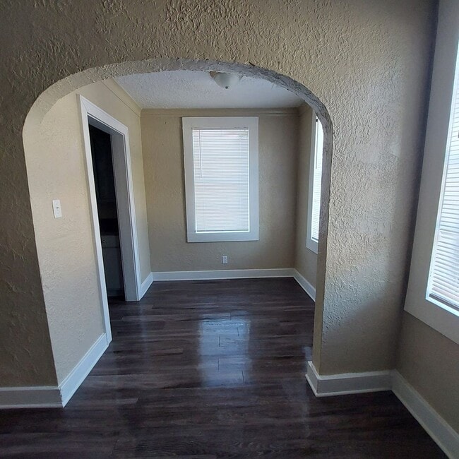 Photo - 929 Maple Dr Townhome