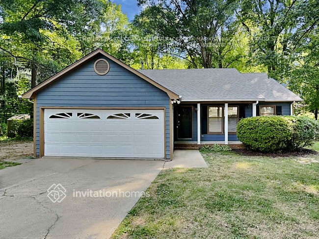 Building Photo - 635 Tryon Pl