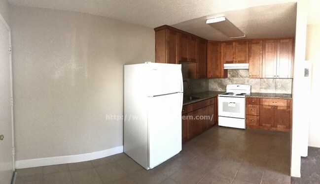 Building Photo - 1654 Ontario Dr