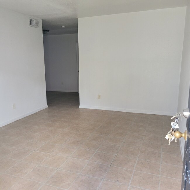 Foto del edificio - 2701 Perez Rd
