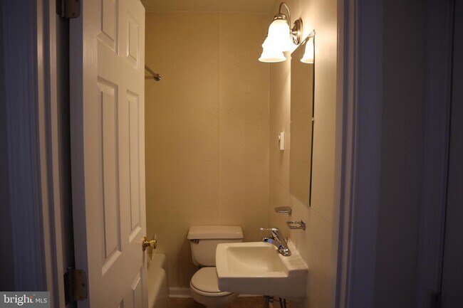 Building Photo - 509 Priscilla St