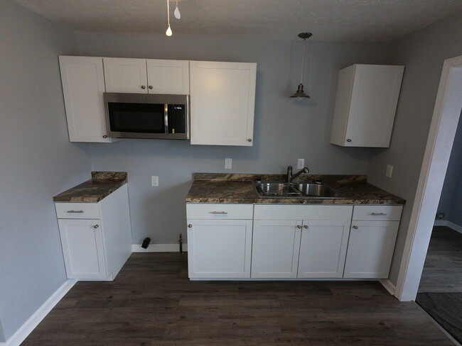 Kitchen - 1005 Camden Ave