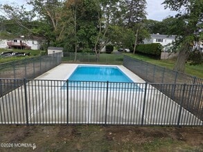 Building Photo - 475 Monmouth Pl