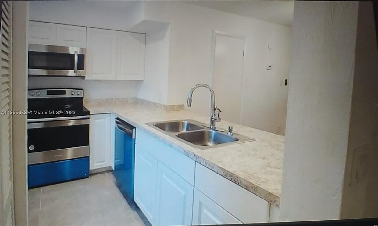 Primary Photo - 2107 39th Way