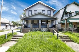 Building Photo - 498 N Champion Ave