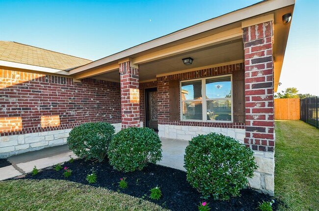 Building Photo - 19235 Golden Wave Dr