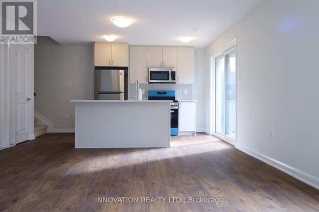 Photo du bâtiment - 911 Creekway Private