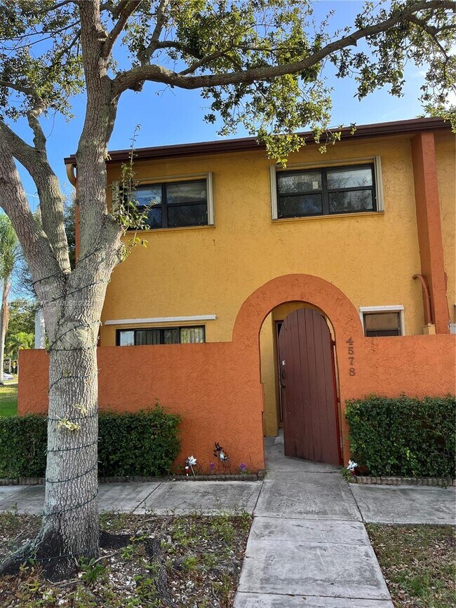 4578 NW 90th Ave, Sunrise, FL 33351 Townhome Rentals in Sunrise FL